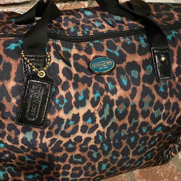 NWT Getaway OCELOT PRINT LRG WEEKENDER - Picture 2 of 8